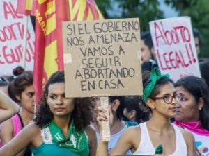 Marcha aborto legal "Si el gobierno nos amenaza vamos a seguir abortando en casa"